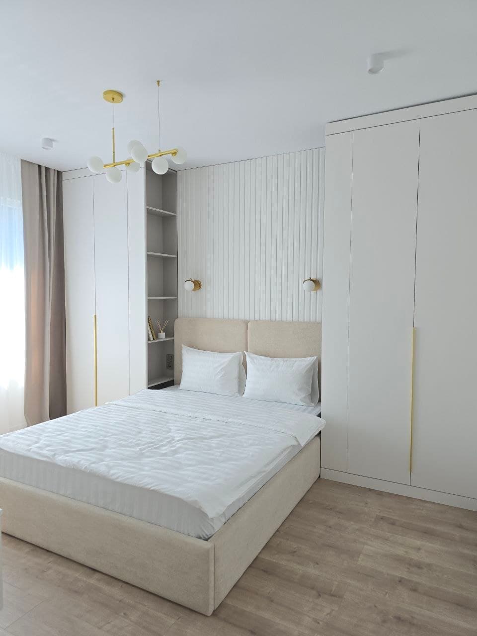 Белое и золото